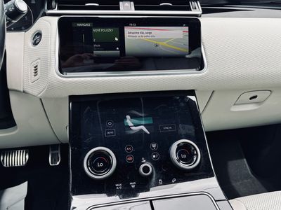 Land Rover Range Rover Velar 2.0D TD4 R-Dynamic Base AWD A/T - fotografia 45