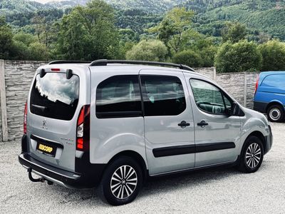 Peugeot Partner Tepee Exclusive 1.2 PureTech 81 kW – 1. majiteľ - fotografia 14
