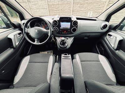 Peugeot Partner Tepee Exclusive 1.2 PureTech 81 kW – 1. majiteľ - fotografia 26