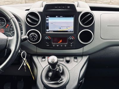 Peugeot Partner Tepee Exclusive 1.2 PureTech 81 kW – 1. majiteľ - fotografia 28
