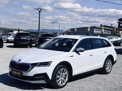 Škoda Octavia Combi 2.0 TDI Scout 4x4 DSG - fotografia 13