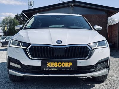 Škoda Octavia Combi 2.0 TDI Scout 4x4 DSG - fotografia 14