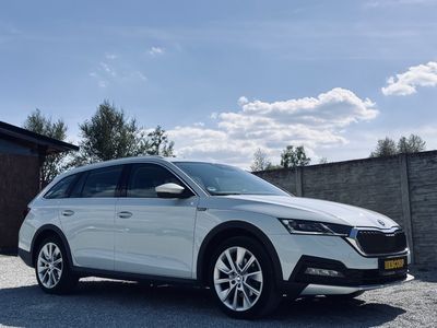 Škoda Octavia Combi 2.0 TDI Scout 4x4 DSG - fotografia 17