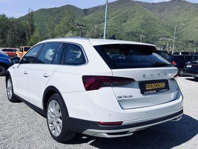 Škoda Octavia Combi 2.0 TDI Scout 4x4 DSG - fotografia 22