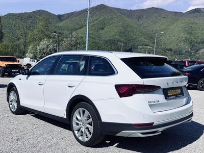Škoda Octavia Combi 2.0 TDI Scout 4x4 DSG - fotografia 23