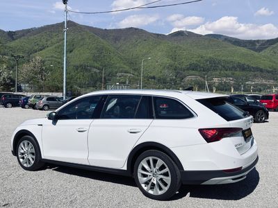 Škoda Octavia Combi 2.0 TDI Scout 4x4 DSG - fotografia 24