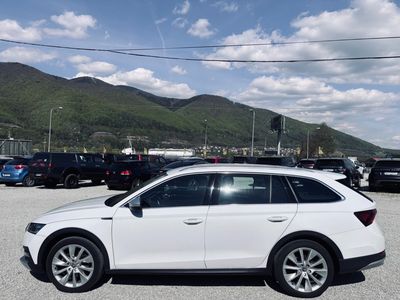 Škoda Octavia Combi 2.0 TDI Scout 4x4 DSG - fotografia 25