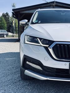 Škoda Octavia Combi 2.0 TDI Scout 4x4 DSG - fotografia 27