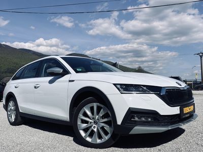 Škoda Octavia Combi 2.0 TDI Scout 4x4 DSG - fotografia 32