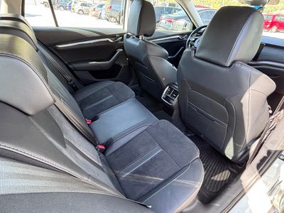 Škoda Octavia Combi 2.0 TDI Scout 4x4 DSG - fotografia 36
