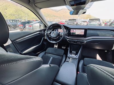 Škoda Octavia Combi 2.0 TDI Scout 4x4 DSG - fotografia 39