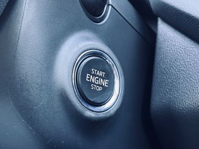 Škoda Octavia Combi 2.0 TDI Scout 4x4 DSG - fotografia 51