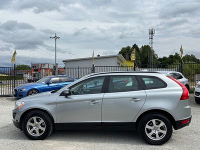 Volvo XC60 2.4D AWD R-Design Geartronic - fotografia 12