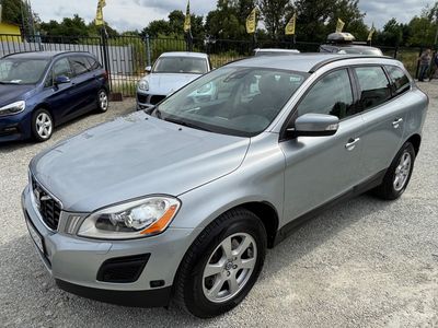 Volvo XC60 2.4D AWD R-Design Geartronic - fotografia 13