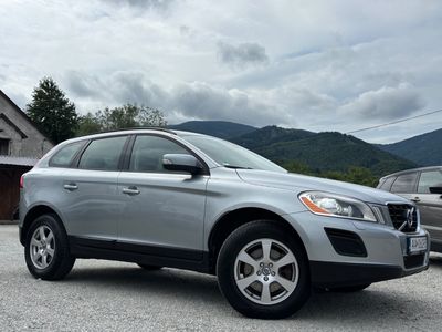 Volvo XC60 2.4D AWD R-Design Geartronic - 2