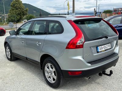 Volvo XC60 2.4D AWD R-Design Geartronic - fotografia 20