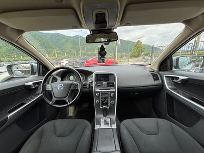 Volvo XC60 2.4D AWD R-Design Geartronic - fotografia 25