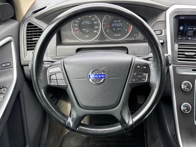 Volvo XC60 2.4D AWD R-Design Geartronic - fotografia 29