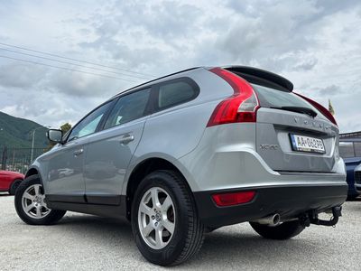 Volvo XC60 2.4D AWD R-Design Geartronic - 3