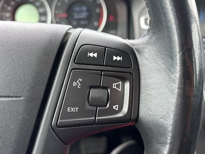 Volvo XC60 2.4D AWD R-Design Geartronic - fotografia 35