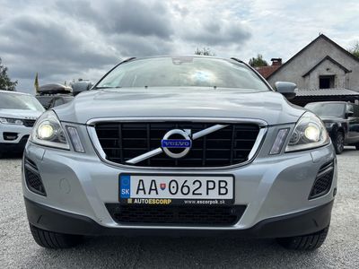 Volvo XC60 2.4D AWD R-Design Geartronic - 6