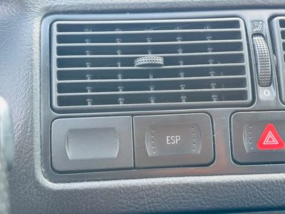 Volkswagen Golf Variant 1.9 TDI Comfortline - fotografia 34