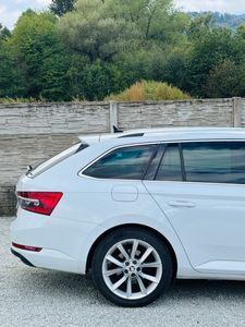 Škoda Superb Combi 2.0 TDI SCR Style DSG - fotografia 15