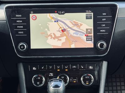 Škoda Superb Combi 2.0 TDI SCR Style DSG - fotografia 31