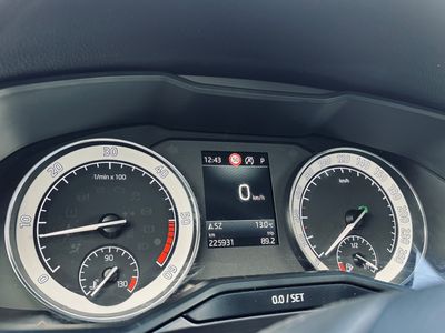 Škoda Superb Combi 2.0 TDI SCR Style DSG - fotografia 43