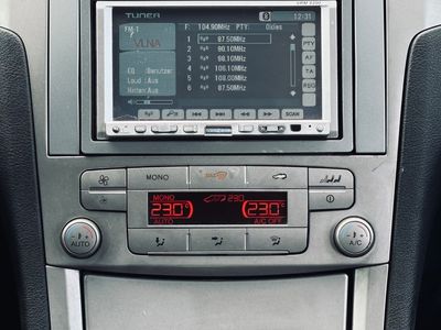 Ford Galaxy 2.0 TDCi Trend - fotografia 29