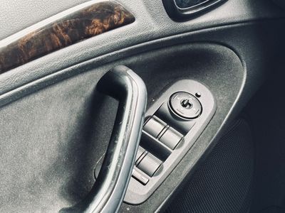 Ford Galaxy 2.0 TDCi Trend - fotografia 32