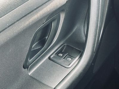 Škoda Fabia Combi 1.6 TDI 105k Elegance - fotografia 35