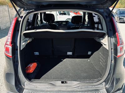 Renault Grand Scénic 1.9 dCi Advantage - fotografia 18