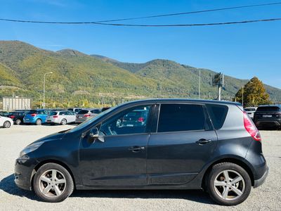 Renault Grand Scénic 1.9 dCi Advantage - fotografia 8