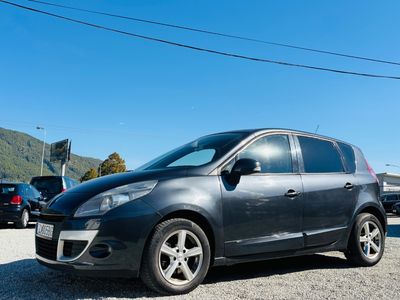 Renault Grand Scénic 1.9 dCi Advantage - fotografia 9