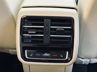 Volkswagen Passat Variant 2.0 TDI 190k BMT Highline DSG Business - fotografia 31