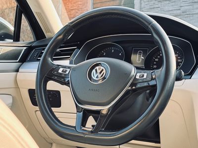 Volkswagen Passat Variant 2.0 TDI 190k BMT Highline DSG Business - fotografia 32