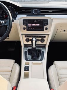 Volkswagen Passat Variant 2.0 TDI 190k BMT Highline DSG Business - fotografia 34