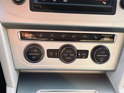 Volkswagen Passat Variant 2.0 TDI 190k BMT Highline DSG Business - fotografia 45