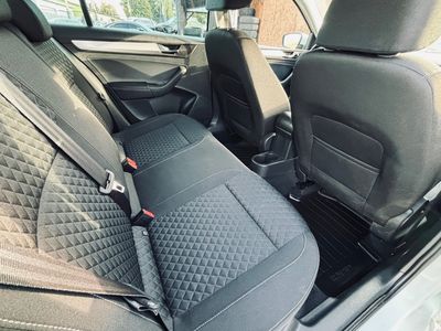 Škoda Rapid 1.2 TSI 110k Drive - fotografia 34