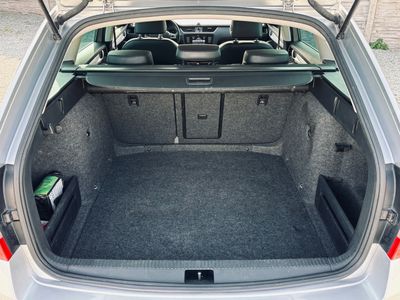 Škoda Octavia Combi 2.0 TDI Business DSG - fotografia 25