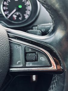 Škoda Octavia Combi 2.0 TDI Business DSG - fotografia 39