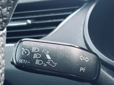 Škoda Octavia Combi 2.0 TDI Business DSG - fotografia 40