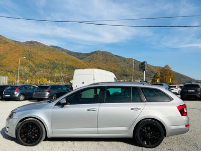 Škoda Octavia Combi 2.0 TDI Business DSG - fotografia 9