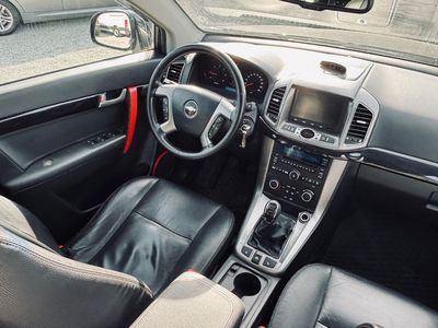 Chevrolet Captiva 2.2 D 4x4 LTZ 7m - fotografia 26