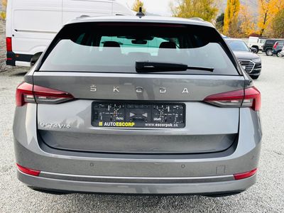 Škoda Octavia Combi 2.0 TDI SCR Style DSG - fotografia 18