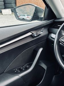 Škoda Octavia Combi 2.0 TDI SCR Style DSG - fotografia 40