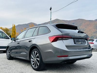 Škoda Octavia Combi 2.0 TDI SCR Style DSG - fotografia 9