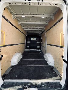 Volkswagen Crafter L3H2 2.0 TDI 103kw top stav - fotografia 19