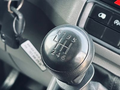 Volkswagen Crafter L3H2 2.0 TDI 103kw top stav - fotografia 31